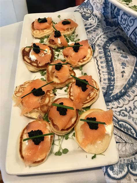 Smoked Salmon Blinis w/ Creme Fraiche, Caviar & Chives | Smoked salmon ...