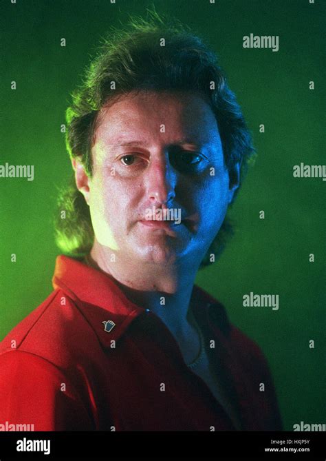 ERIC BRISTOW PRO DARTS WDC 13 January 1995 Stock Photo - Alamy