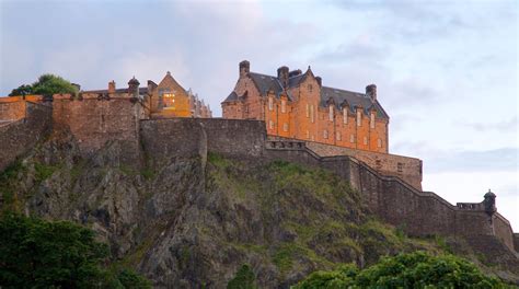 Visit Edinburgh Castle in Old Town Edinburgh | Expedia