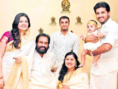 SENTHILKUMAR.THI: TAMIL ACTORS FAMILY PHOTOS AND STILLS