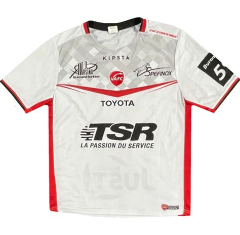 Valenciennes 2017-18 Away Kit