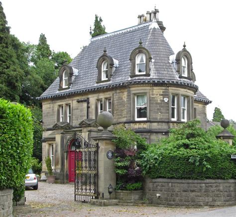 Darley Dale - West Lodge to Stancliffe... © Dave Bevis cc-by-sa/2.0 :: Geograph Britain and Ireland