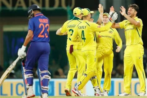 IND vs AUS, 3rd ODI - Australia won by 21 runs; wins series 2-1