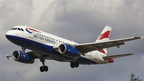 British Airways: Flights leaving US grounded over technical issue - BBC ...