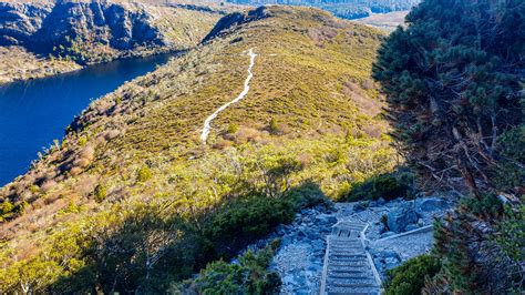 Exploring Cradle Mountain and the top Day walks