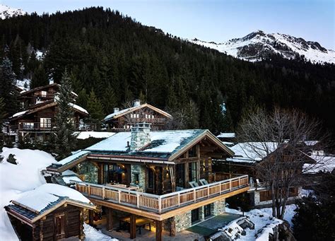 Trendy replace of outdated chalet within the Alps