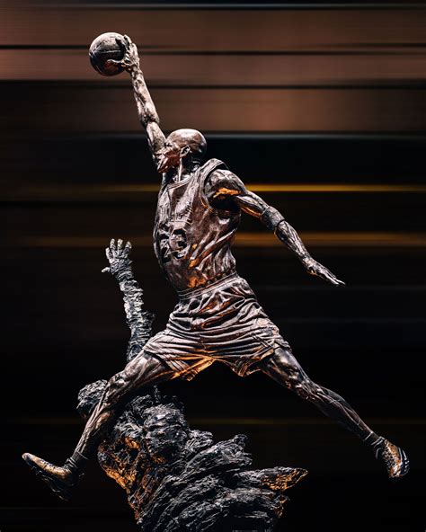 The Michael Jordan Statue (The Spirit) in the United Center | Explorest