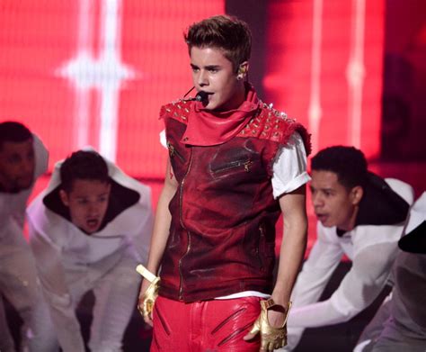 Justin Bieber: Justin Bieber Live Performance at 2012 MMVAs (Photo Gallery)