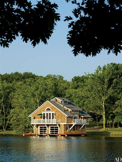 These Waterfront Homes Are Lakeside Living at Its Best | Waterfront homes, Lakeside living, Lake ...