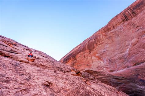 What to Expect When Hiking Utah's Coyote Gulch