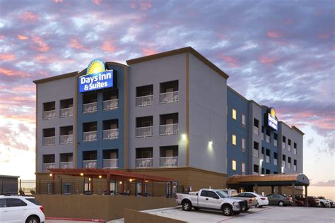 Days Inn & Suites by Wyndham Galveston West/Seawall | Galveston, TX Hotels