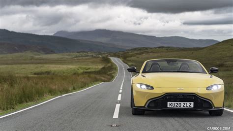 Aston Martin Vantage Roadster | 2021MY (Color: Yellow Tang) | Front