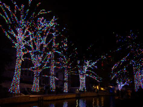 San Antonio River Walk Christmas Lights | San Antonio Tourist