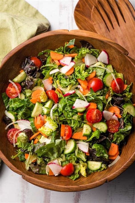 Easy Garden Salad Recipe - NeighborFood