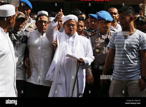 Jakarta, Indonesia. 23rd Jan, 2017. Habib Rizieq Shihab meet the call of the regional police in ...