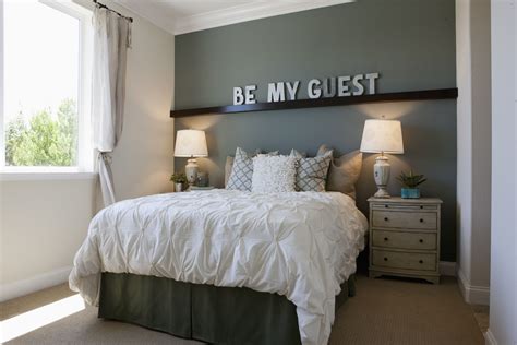 18 Tips to Make Your Guest Room Feel Like Home