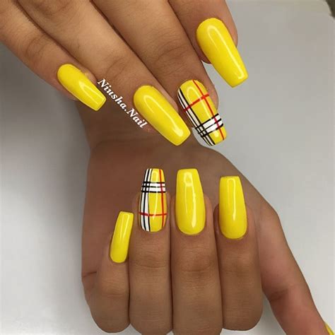 20+ Beautiful Acrylic Nail Designs - The Glossychic