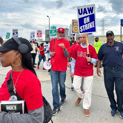 U.S. Labor Resurgence: UAW Strike & Changing Dynamics