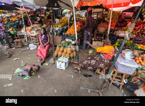 street scene at a market in Kampala, Uganda Stock Photo - Alamy