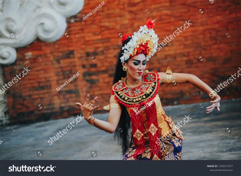 Tari Barong Bali May 18 2017 Stock Photo (Edit Now) 1376517977