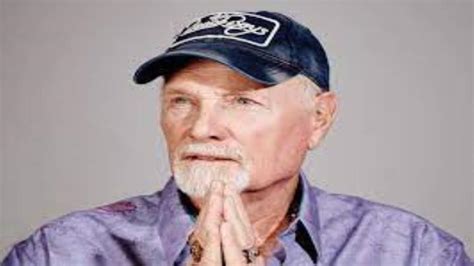 Mike Love Biography, Wiki, Height, Age, Net Worth