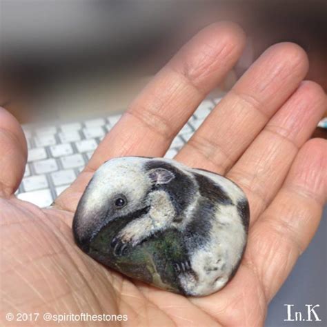 Artist Uses Stones as Canvas for Painting Adorable Animals - PlayJunkie