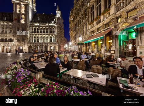 Restaurants in Grote Markt, Grand Place, Brussels, Belgium, Benelux ...