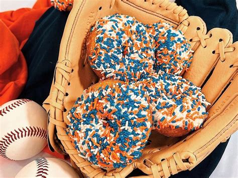 Edgy Portland doughnut chain entices Houston Astros fans with sweet ...