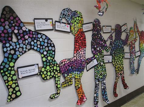 Classroom art project: Silhouettes w/colored circles - CELEBRATION OF LEARNING?? @eryncarpenter ...