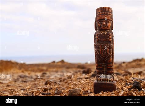 Ancient Maya Statue Stock Photo - Alamy