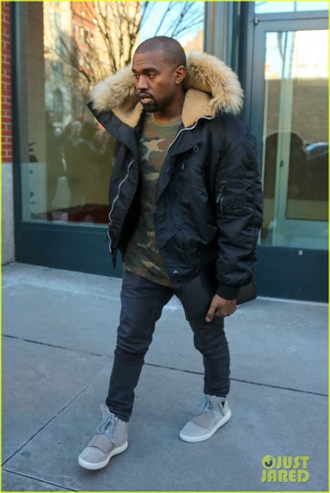 Kanye West's 'SNL 40' Performance Gets Kim Kardashian Rave: Photo ...