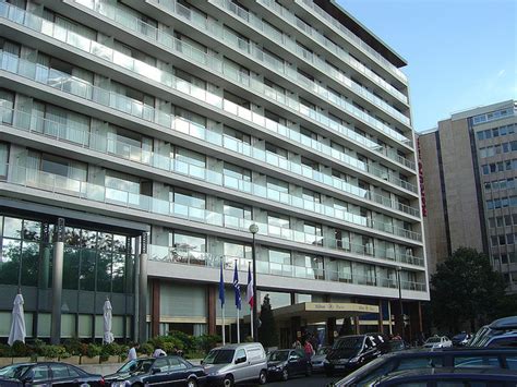 Paris Pullman Eiffel Tower Hotel Is Closest Hotel To The Eiffel Tower