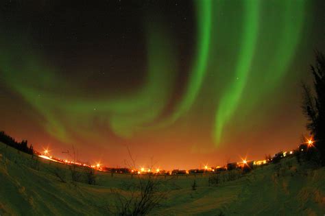 File:Northern Lights at Yellowknife.jpg - Wikimedia Commons