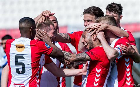 FC Emmen neemt koppositie over en pakt periodetitel - Dagblad van het Noorden