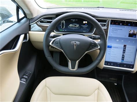 2025 Tesla Model S: 115 Interior Photos | U.S. News