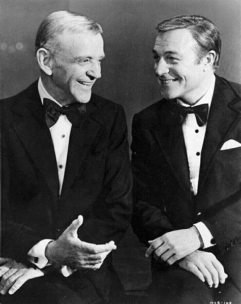 Fred Astaire with Gene Kelly in 1976. | Amor do passado, Filmes, Dança