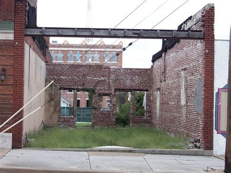 Empty | Empty spot between two buildings in a row of buildin… | Flickr