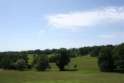 140 acres of Castle Grounds - Wadhurst Castle Cottages