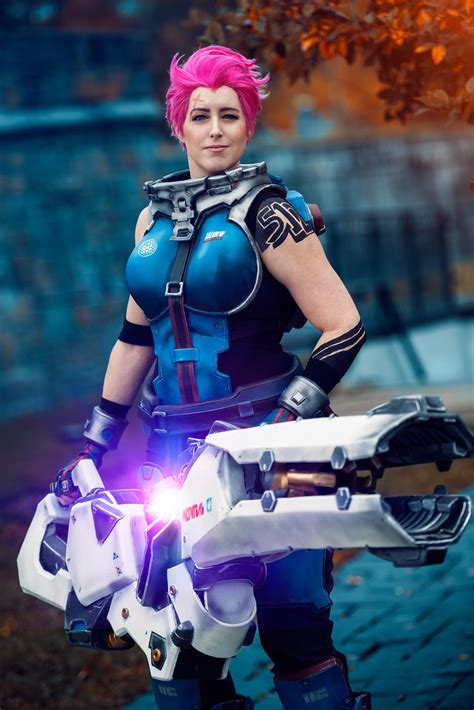 Zarya (Overwatch) cosplayed by Akishuna : r/gaming