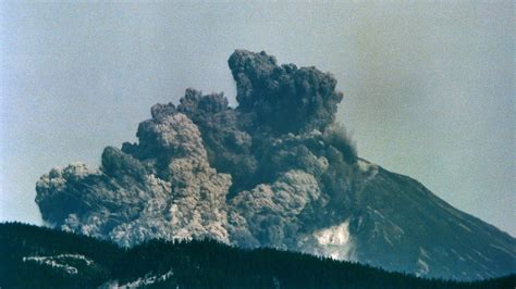 Eruption of Mount St. Helens - We're In a Basement Podcast