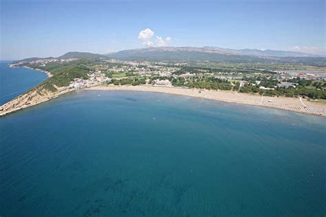 Velika Plaza Beach - odkryj największą plażę Czarnogóry