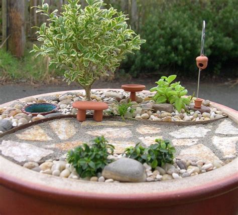 18 Invigorating Mini Japanese Garden Designs