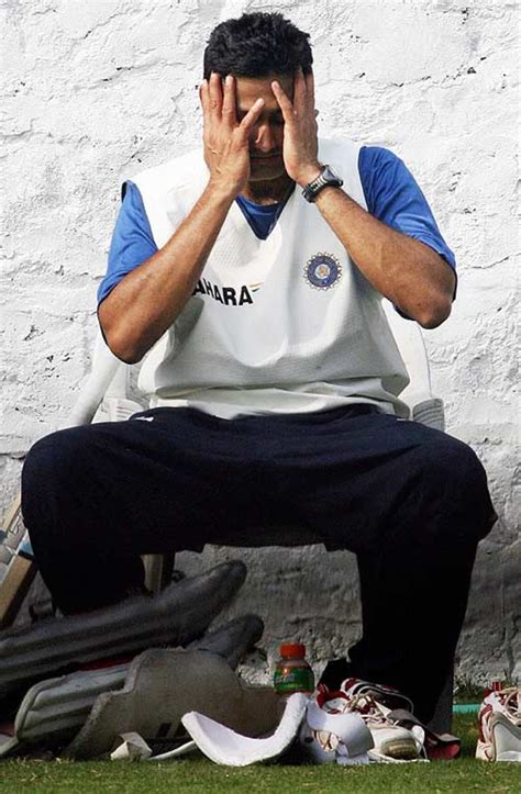 Manoj Prabhakar jogs during Delhi's practice session at the Wankhede Stadium | ESPNcricinfo.com