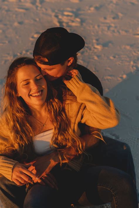 Couples Beach Photoshoot in Destin Florida — Maddie Nichole Photographer