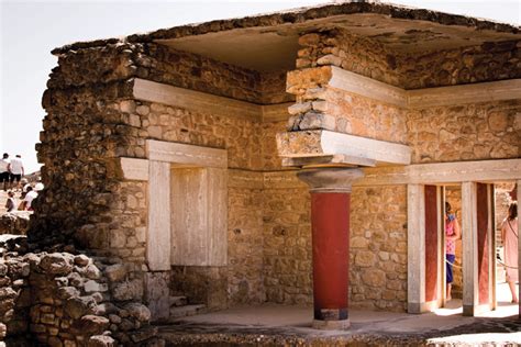 Knossos: journey to the centre of the labyrinth - World Archaeology