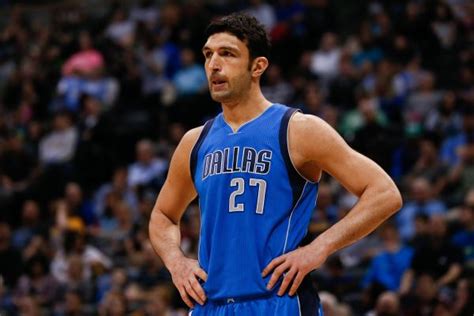 NBA executives reportedly upset at Golden State landing Zaza Pachulia ...