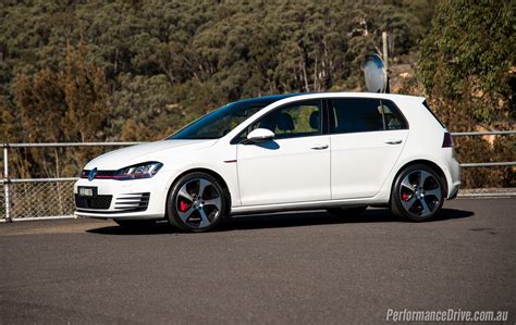 2016 Volkswagen Golf GTI review (video) | PerformanceDrive