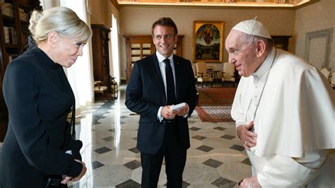 Macron rencontre le pape François pour la troisième fois au Vatican