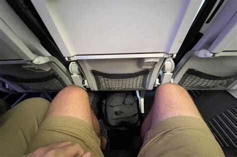 Alaska Airlines Premium Class Review: Worth It? [2022] - UponArriving