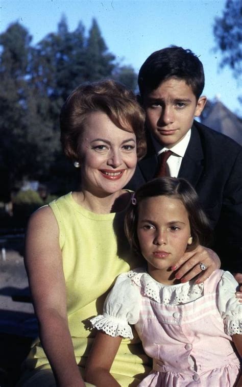 Olivia de Havilland & children | Olivia de havilland, Movie stars ...